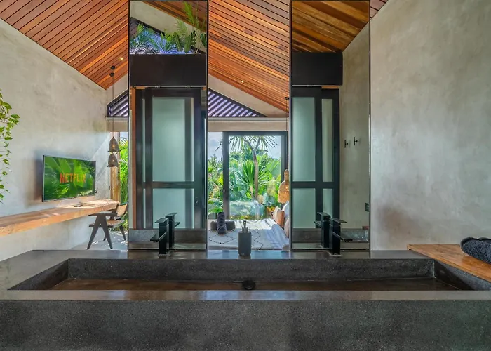 Solani - Tranquil 1br Sanctuary In Prime Pererenan! *